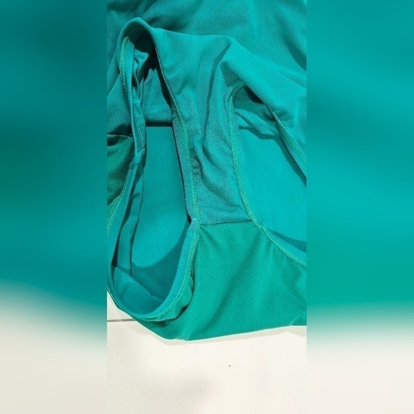 Jantzen Solid Wrap Over One-piece Swimsuit Size 10 Slimming Ruched Swim - Picture 4 of 10